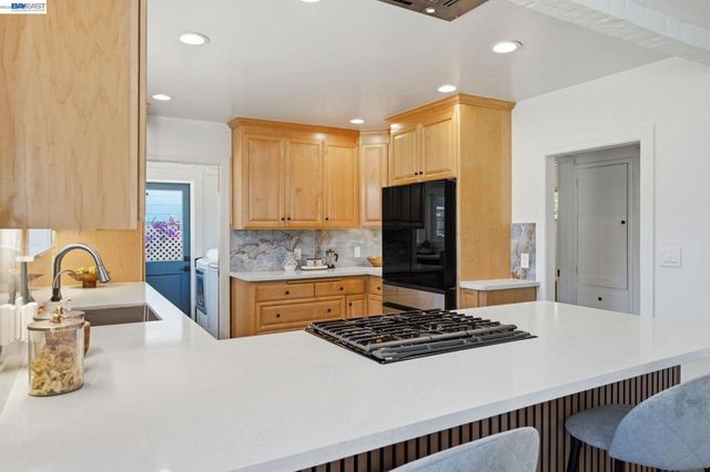 1730 Lincoln Ave, Alameda, CA 94501