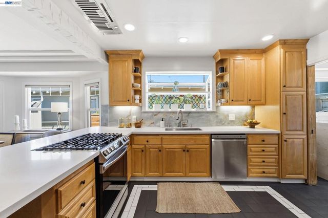 1730 Lincoln Ave, Alameda, CA 94501
