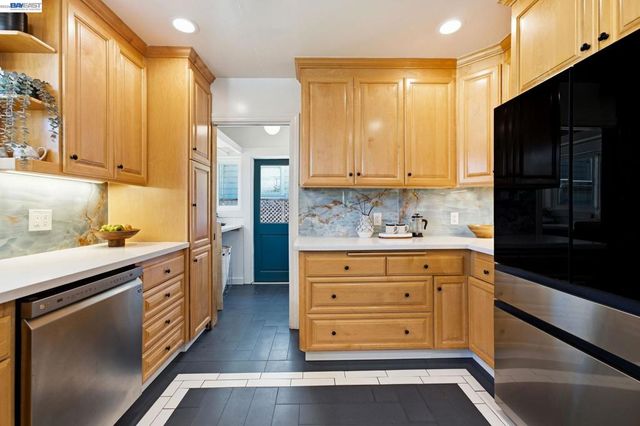 1730 Lincoln Ave, Alameda, CA 94501