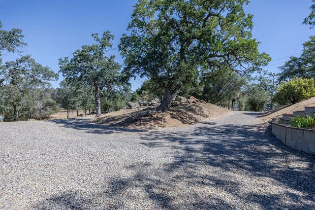 36846 Batti Road, Coarsegold, CA 93614