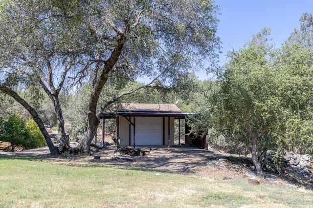 36846 Batti Road, Coarsegold, CA 93614