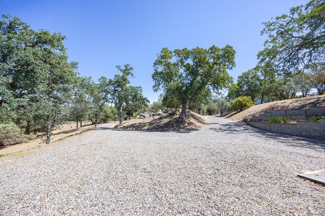 36846 Batti Road, Coarsegold, CA 93614