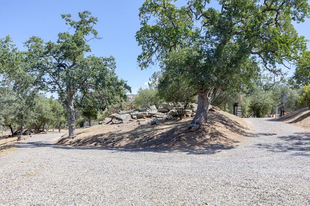 36846 Batti Road, Coarsegold, CA 93614