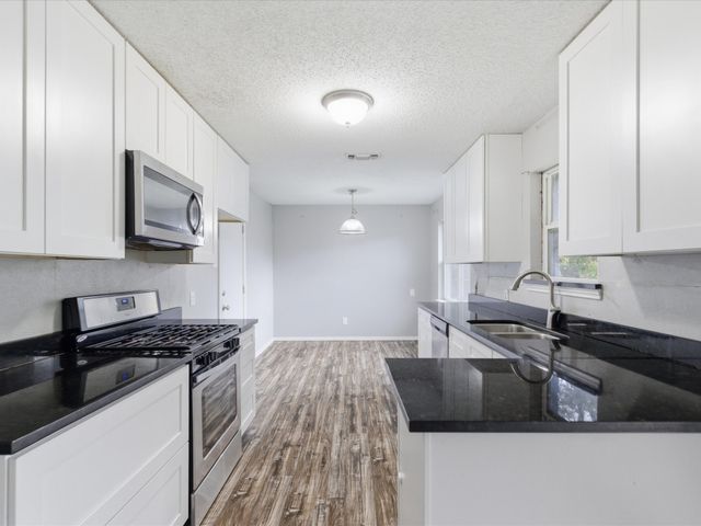 154 Cotillion Road, Fort Worth, TX 76134