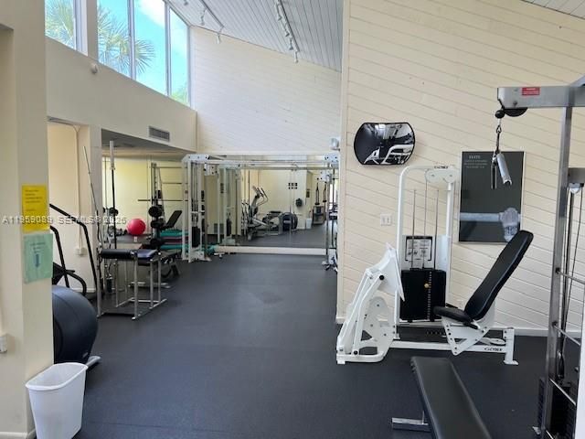 2226 N Cypress Bend Dr 210, Pompano Beach, FL 33069