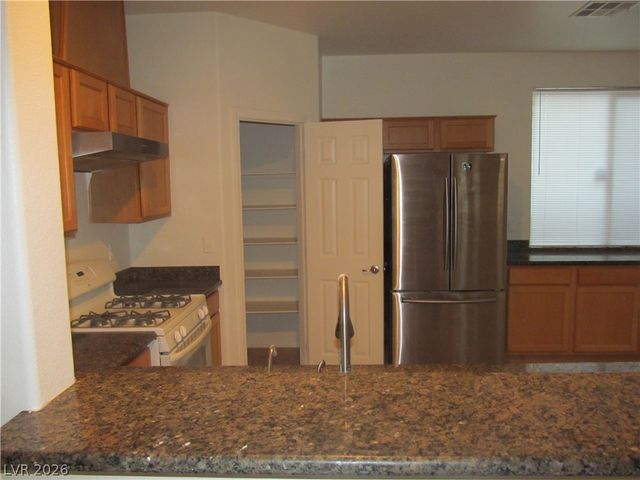 7471 NICKLIN Street, Las Vegas, NV 89143