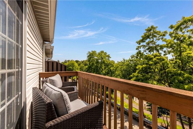 110 Longvue Dr, White Oak, PA 15131