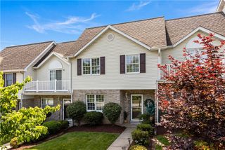 110 Longvue Dr, White Oak, PA 15131