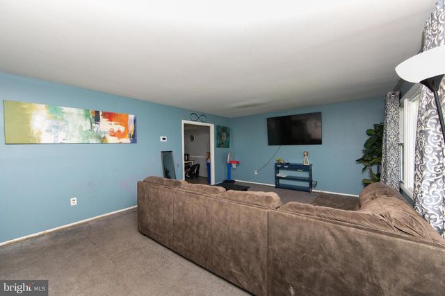 8 MARBORO LN, Willingboro, NJ 08046