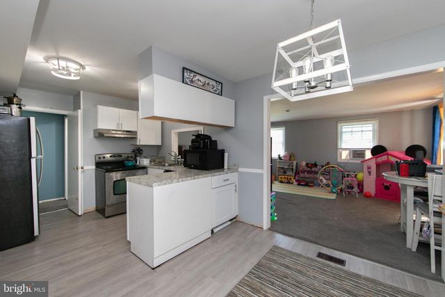 8 MARBORO LN, Willingboro, NJ 08046