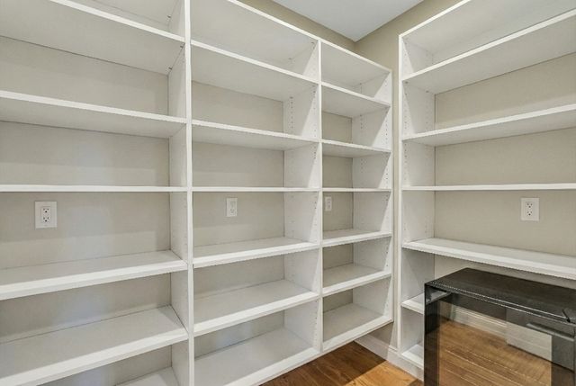 405 Parker St 405, Newton, MA 02459