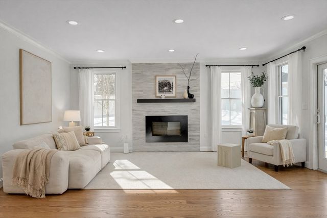 405 Parker St 405, Newton, MA 02459