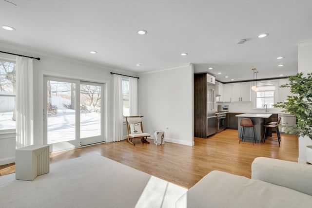 405 Parker St 405, Newton, MA 02459