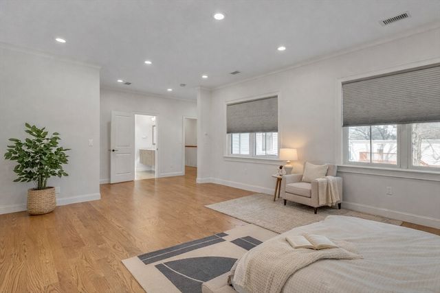 405 Parker St 405, Newton, MA 02459