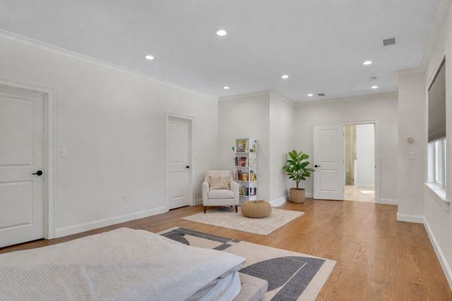 405 Parker St 405, Newton, MA 02459