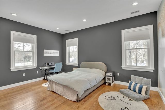 405 Parker St 405, Newton, MA 02459