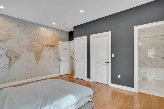 405 Parker St 405, Newton, MA 02459