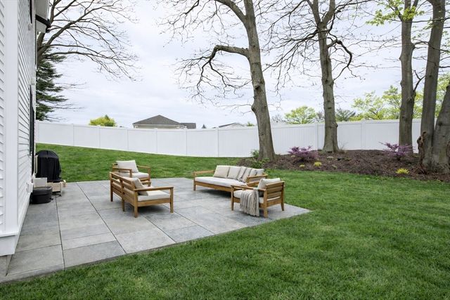 405 Parker St 405, Newton, MA 02459