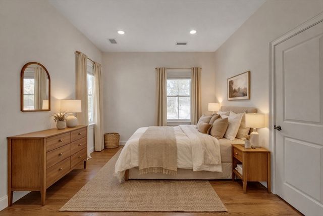 405 Parker St 405, Newton, MA 02459