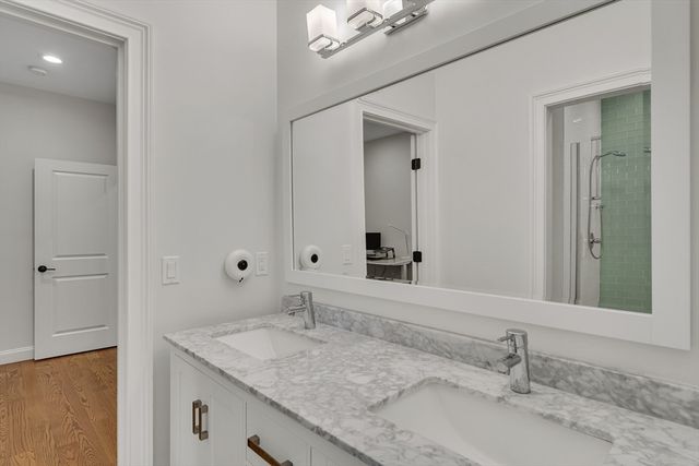 405 Parker St 405, Newton, MA 02459