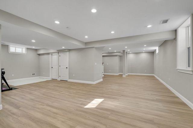 405 Parker St 405, Newton, MA 02459