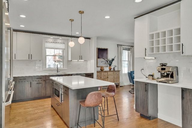 405 Parker St 405, Newton, MA 02459