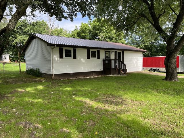 79 Meadow Lane, Western Grove, AR 72685