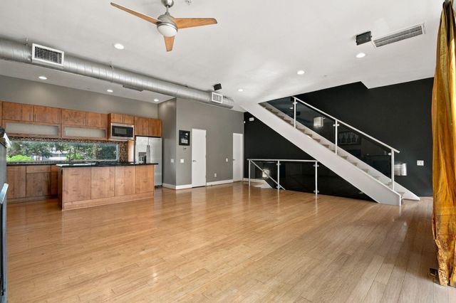 6014 Fairdale Lane C, Houston, TX 77057