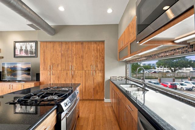 6014 Fairdale Lane C, Houston, TX 77057