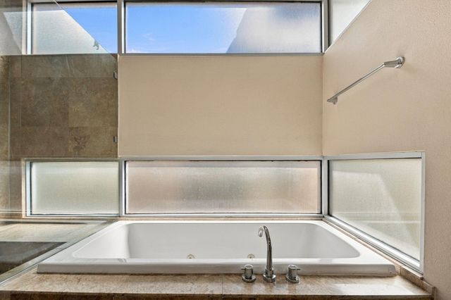 6014 Fairdale Lane C, Houston, TX 77057