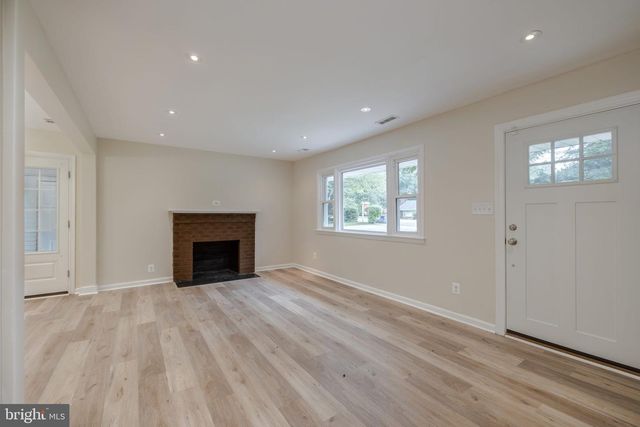5508 BROOKLAND RD, Alexandria, VA 22310
