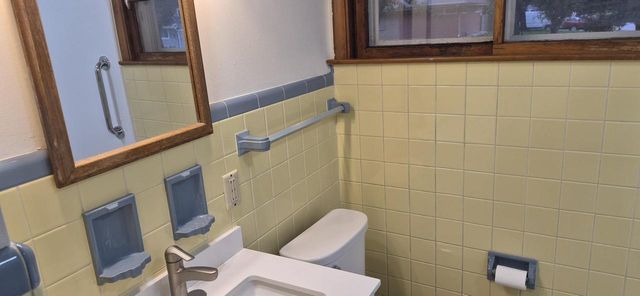 4574 N 107th STREET, Wauwatosa, WI 53225