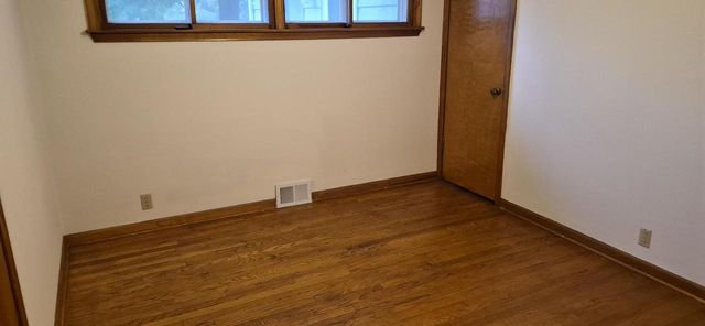 4574 N 107th STREET, Wauwatosa, WI 53225