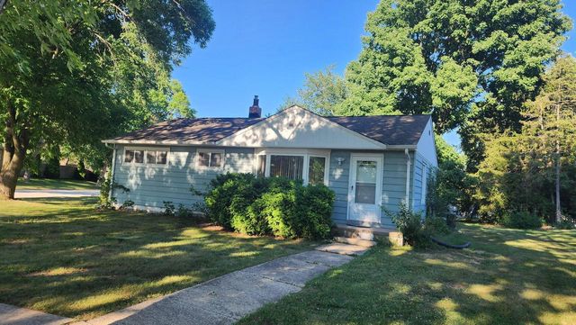 4574 N 107th STREET, Wauwatosa, WI 53225