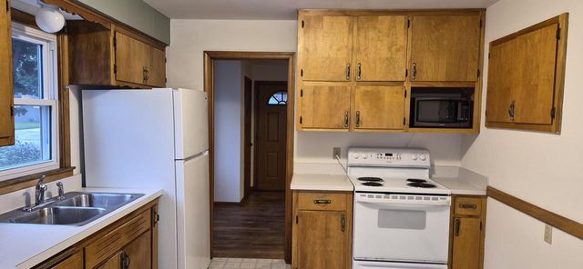4574 N 107th STREET, Wauwatosa, WI 53225