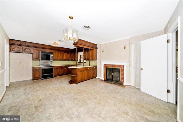 9496 POCONO DR, Frederick, MD 21702
