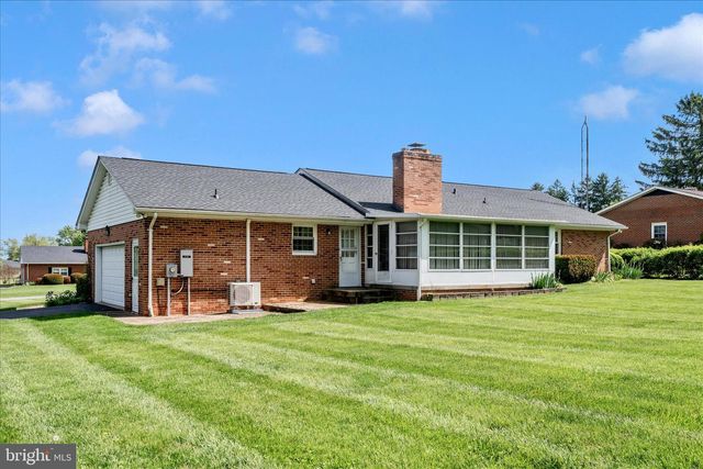 9496 POCONO DR, Frederick, MD 21702