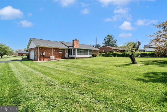 9496 POCONO DR, Frederick, MD 21702