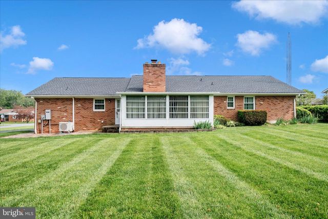9496 POCONO DR, Frederick, MD 21702