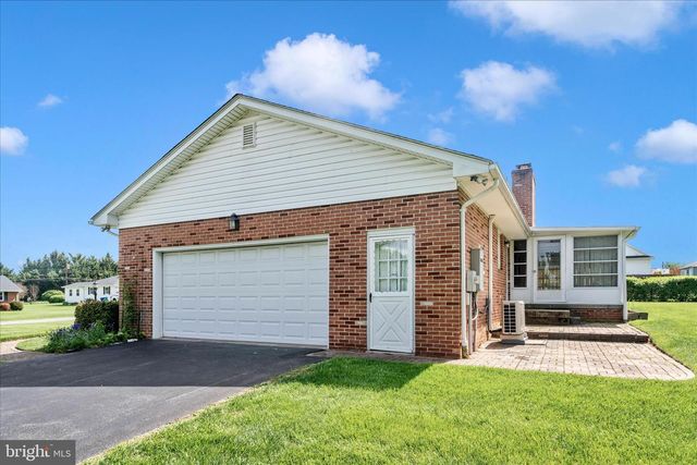 9496 POCONO DR, Frederick, MD 21702