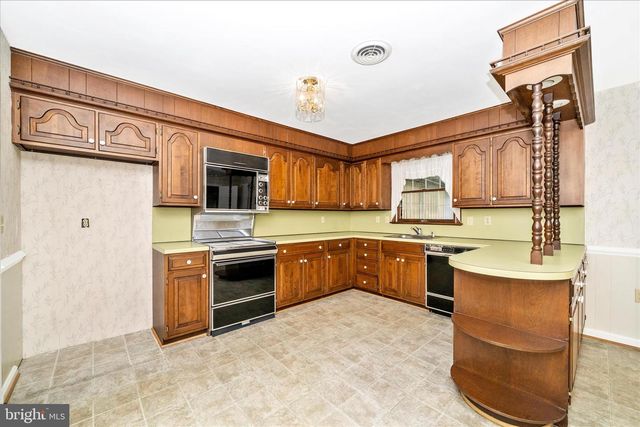 9496 POCONO DR, Frederick, MD 21702