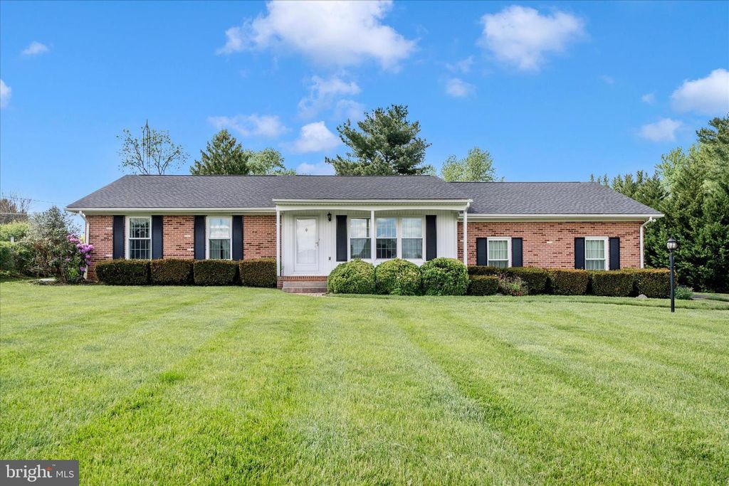 9496 POCONO DR, Frederick, MD 21702