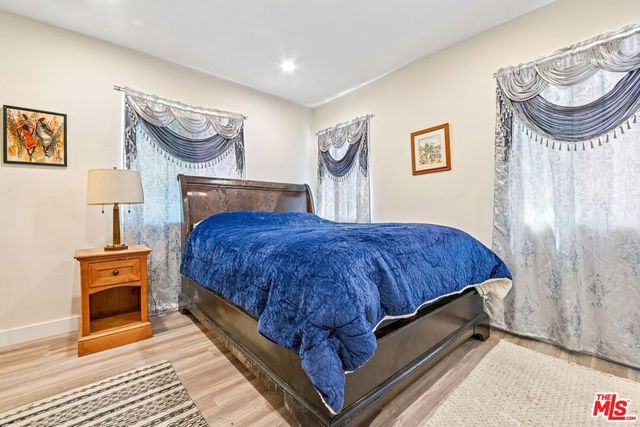 4806 7th Avenue, Los Angeles, CA 90043