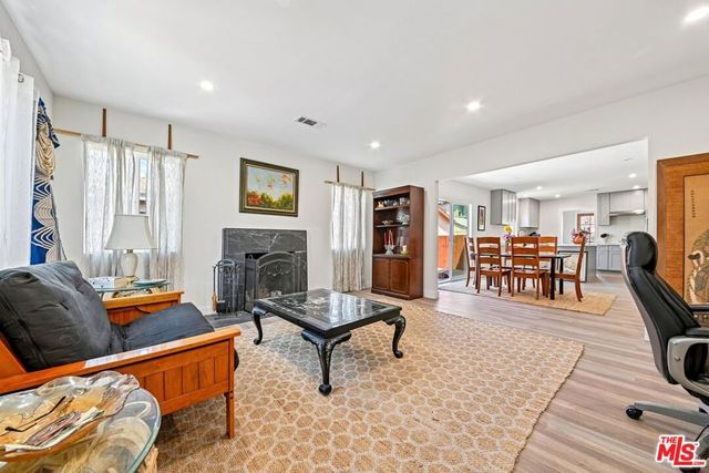 4806 7th Avenue, Los Angeles, CA 90043