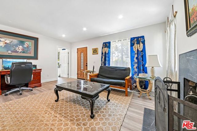 4806 7th Avenue, Los Angeles, CA 90043