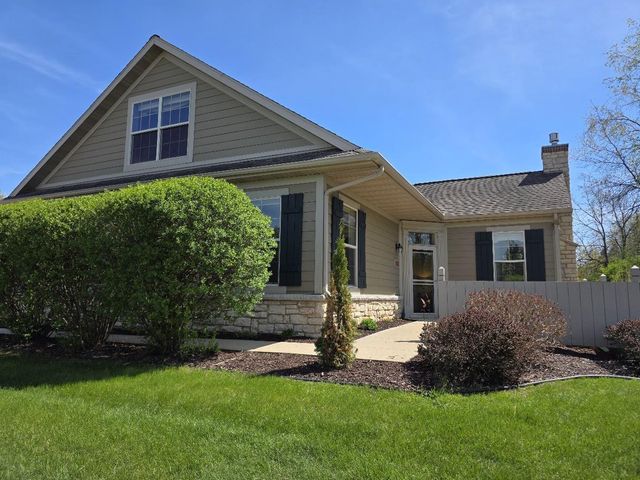 57 Pond View Way, Fitchburg, WI 53711