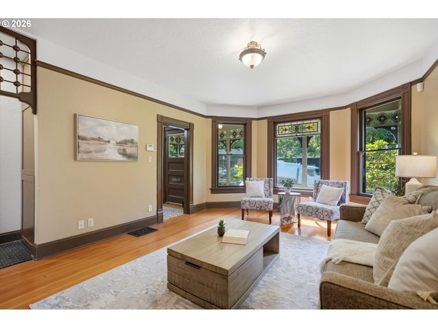 1512 Sw 18TH Ave, Portland, OR 97201