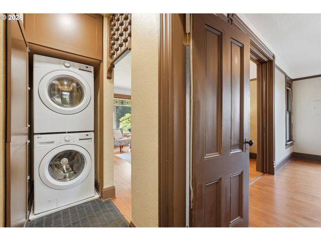 1512 Sw 18TH Ave, Portland, OR 97201