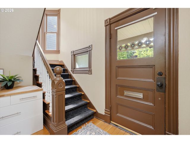 1512 Sw 18TH Ave, Portland, OR 97201