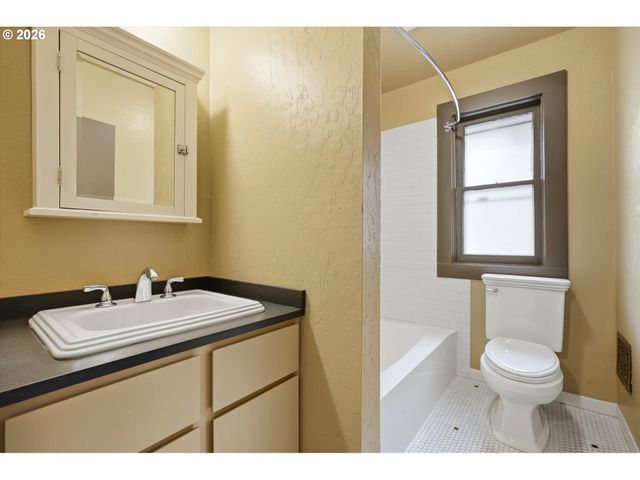 1512 Sw 18TH Ave, Portland, OR 97201
